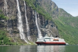 En tur langs med Norges fjorde giver mulighed for unikke naturoplevelser.