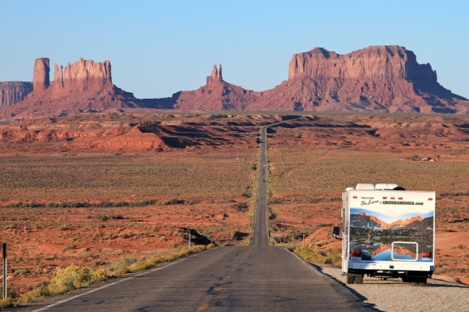 Monument Valley i USA er for mange kulminationen på et roadtrip i USA.